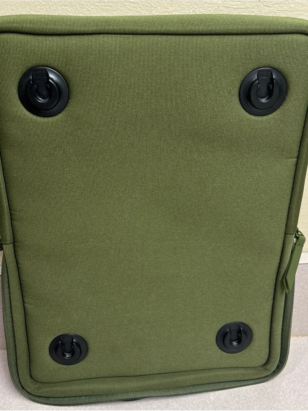 July Carry On Pro Snapsleeve Removable Laptop Travel Case Green 15” X 11